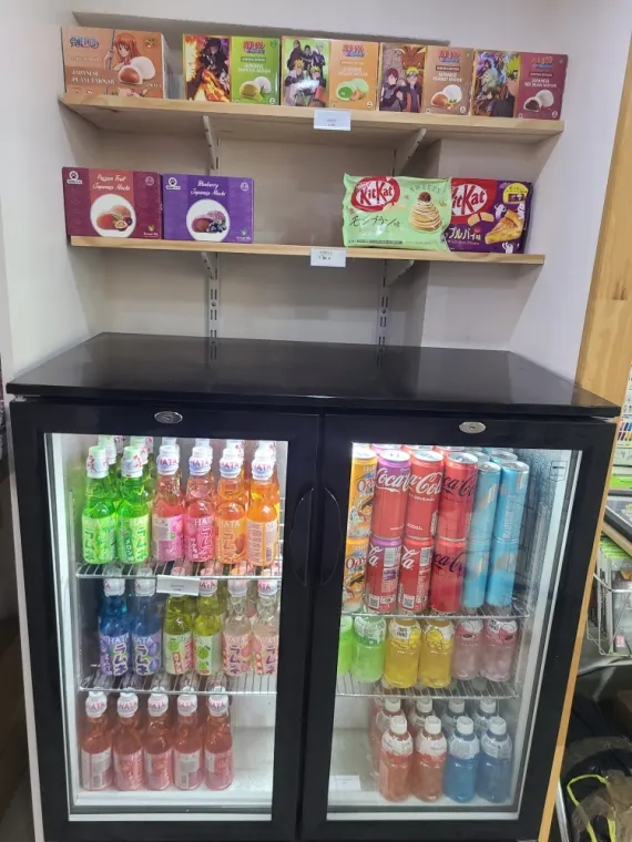 Reassort confiseries et boissons à Maisons Laffitte, Maisons-Laffitte, Culture gaming